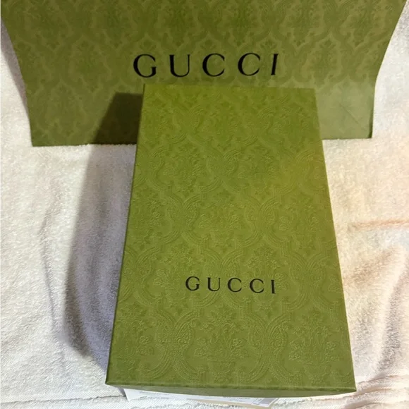 Gucci Elegant Cream Block Heel Pumps - Picture 10 of 10